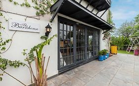 The Barn House By Stayvista - 3Bhk With Bar & Private Pool
